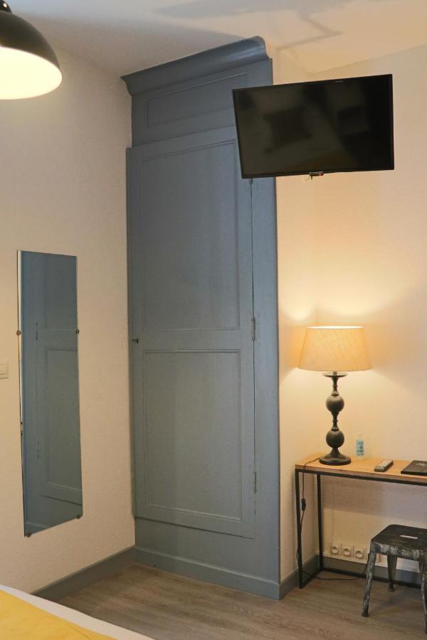Logis Hotel Restaurant La Brasserie Treignac Bagian luar foto